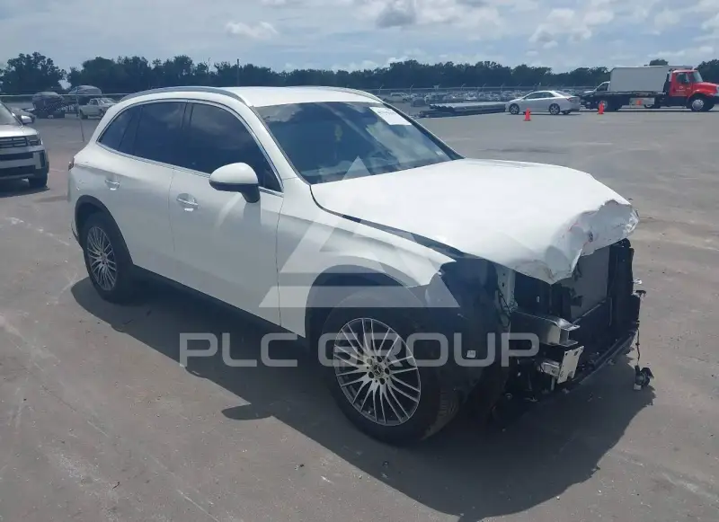 2025 Mercedes Benz GLC 300 photo