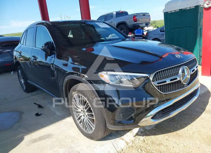 2025 Mercedes Benz GLC 300 фото