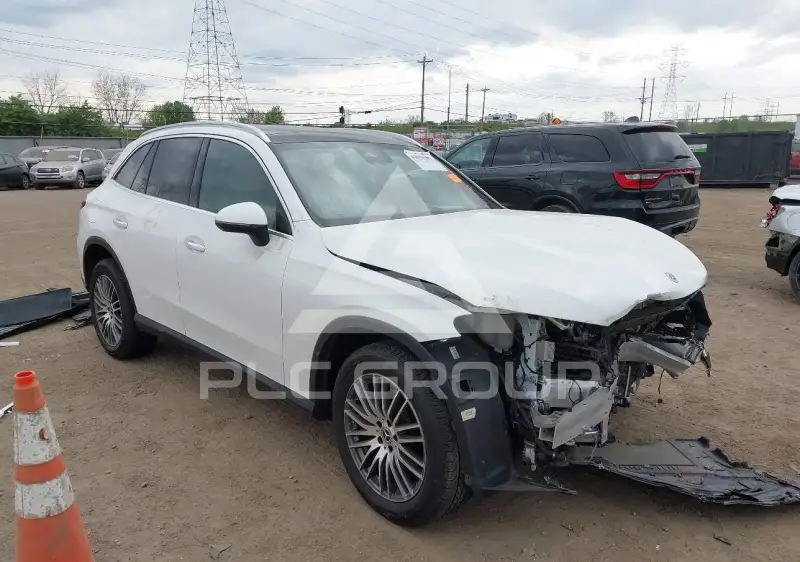 2025 Mercedes Benz GLC 300 фото
