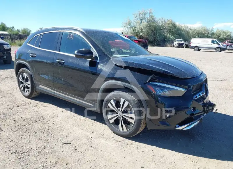2025 Mercedes Benz GLA 250 фото