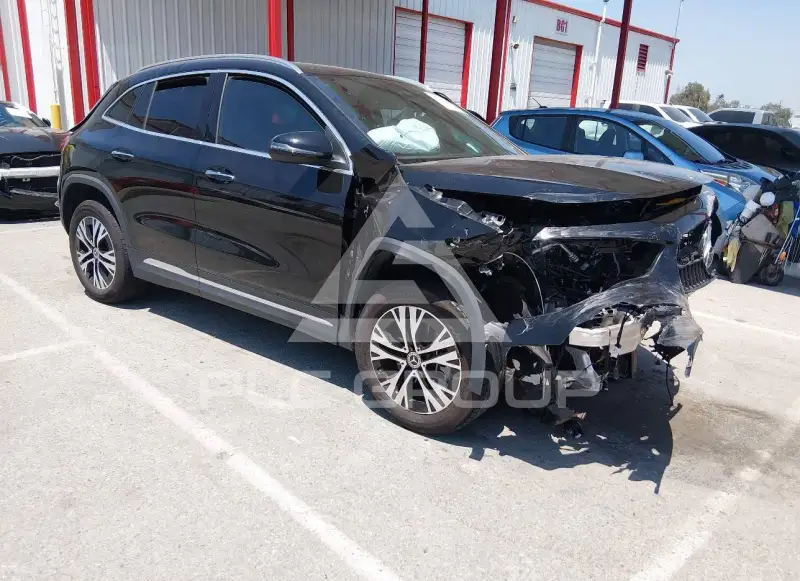 2025 Mercedes Benz GLA 250 фото