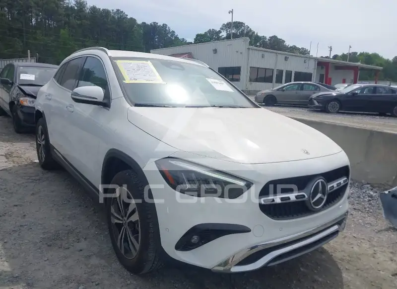 2025 Mercedes Benz GLA 250 фото