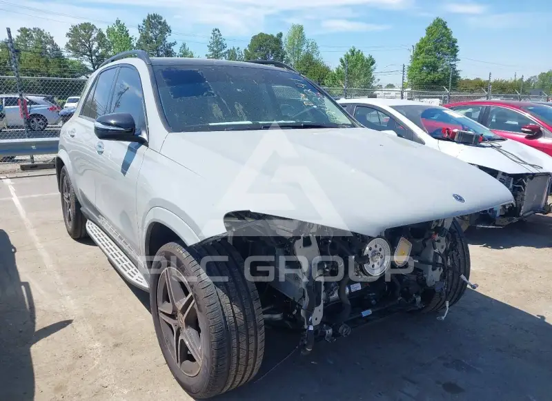 2025 Mercedes Benz GLE 450 фото