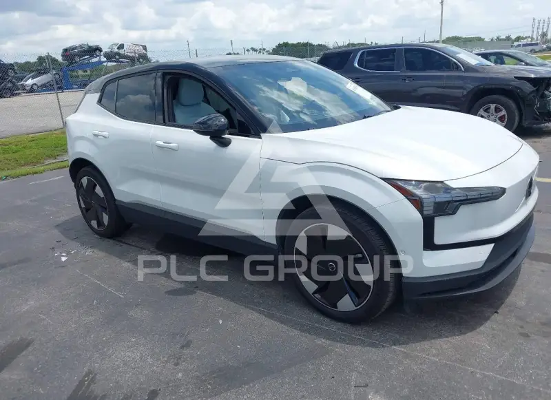 2025 Volvo EX 30 фото