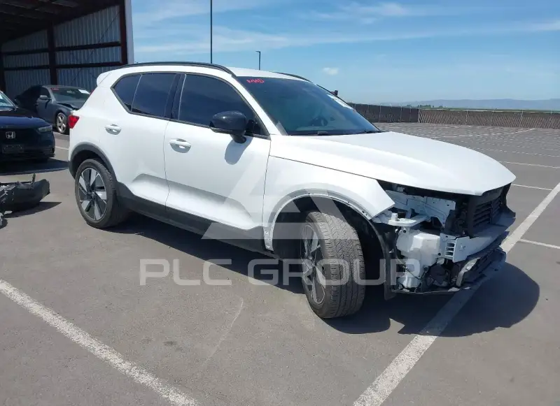 2025 Volvo EX 40 фото