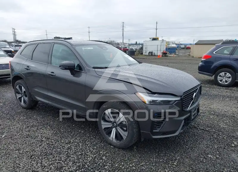2025 Volvo XC60 фото