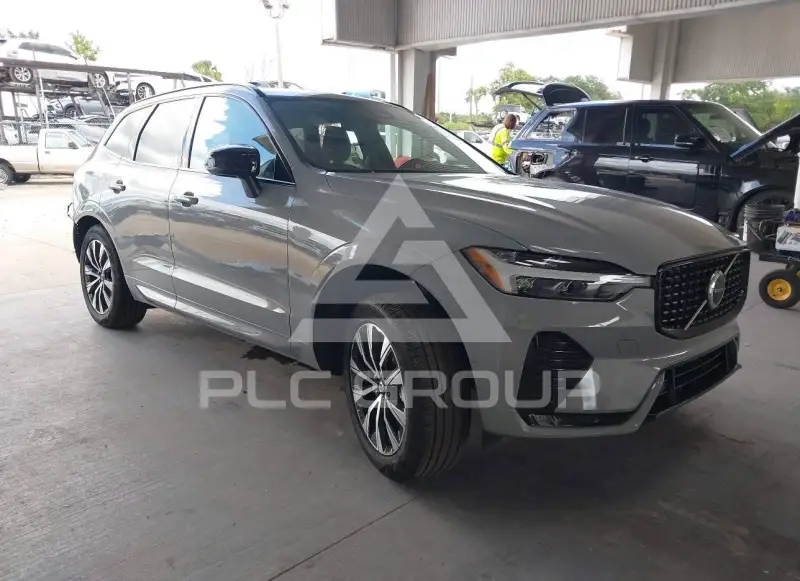 2025 Volvo XC60 фото