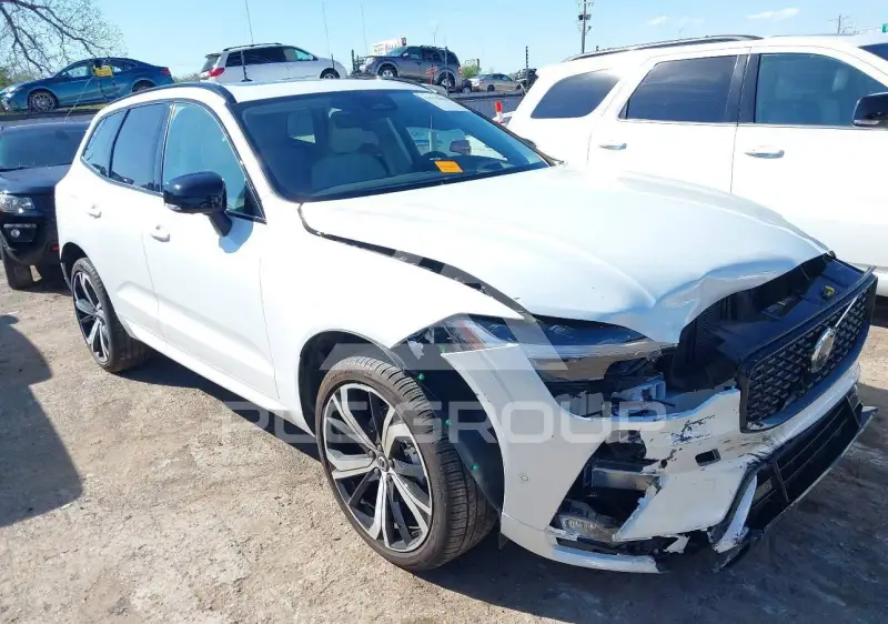 2025 Volvo XC60 фото