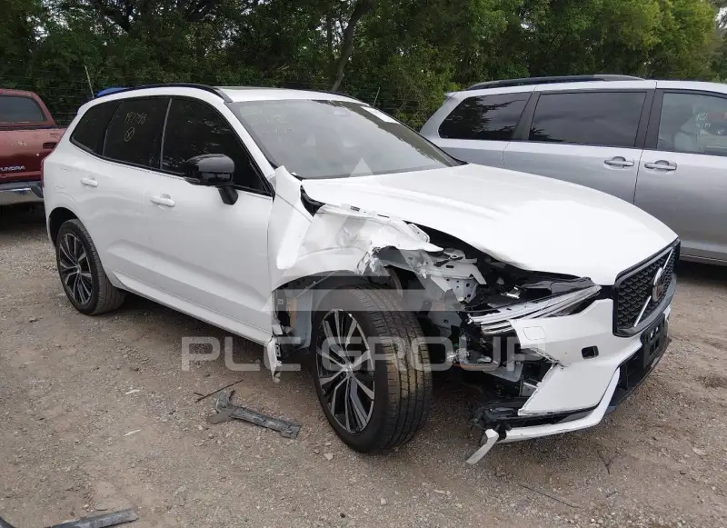 2025 Volvo XC60 фото