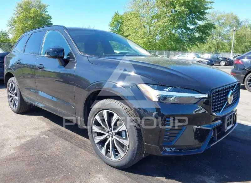 2025 Volvo XC60 фото