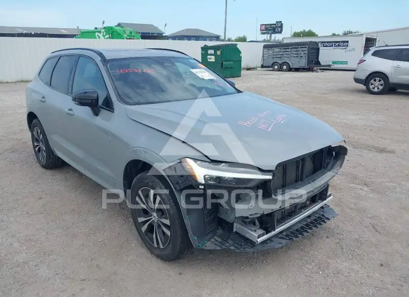 2025 Volvo XC60 фото