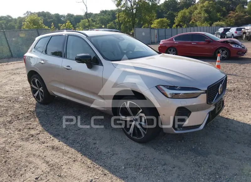 2025 Volvo XC60 фото