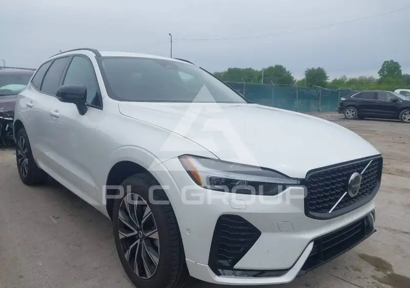 2025 Volvo XC60 photo
