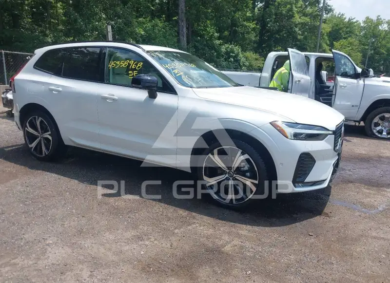 2025 Volvo XC60 photo