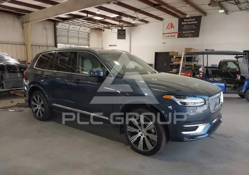 2025 Volvo XC90 фото