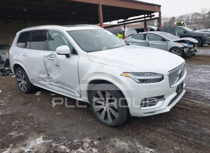 2025 Volvo XC90 фото