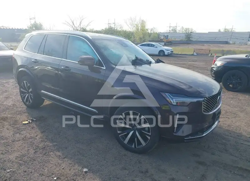 2025 Volvo XC90 photo