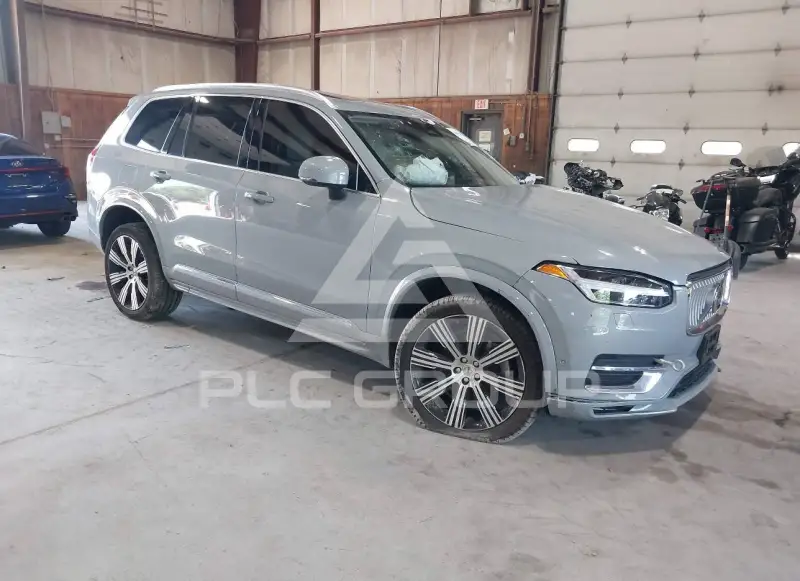 2025 Volvo XC90 фото