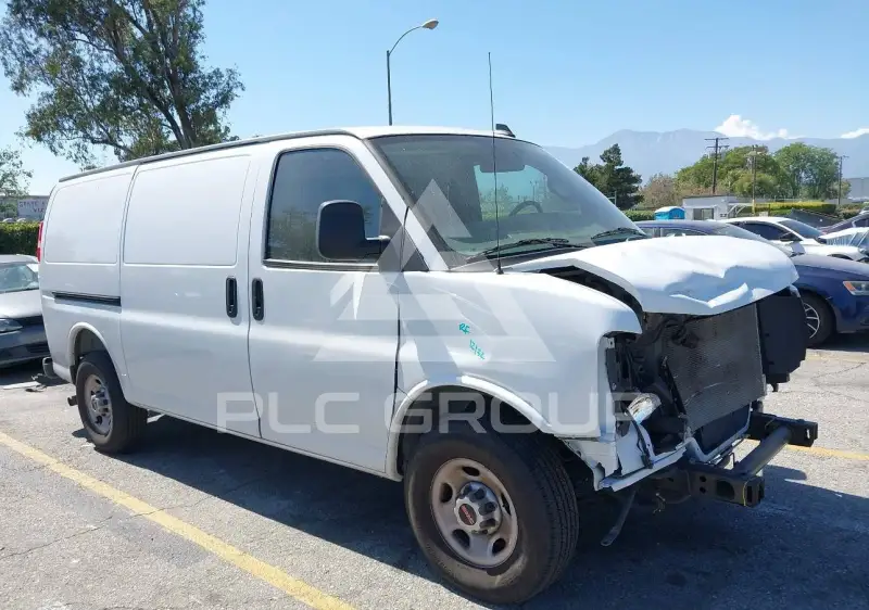 2025 GMC Savana фото