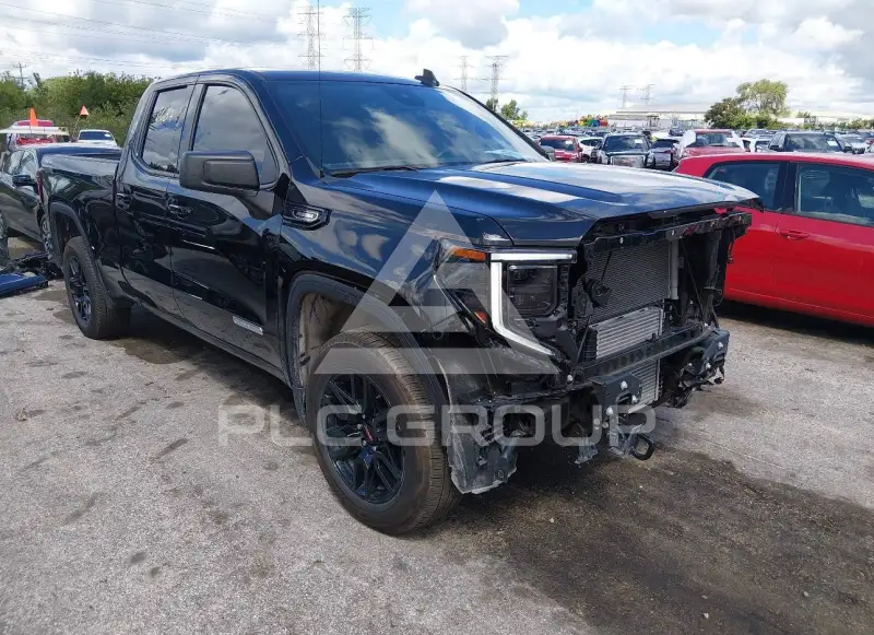 2025 GMC Sierra photo
