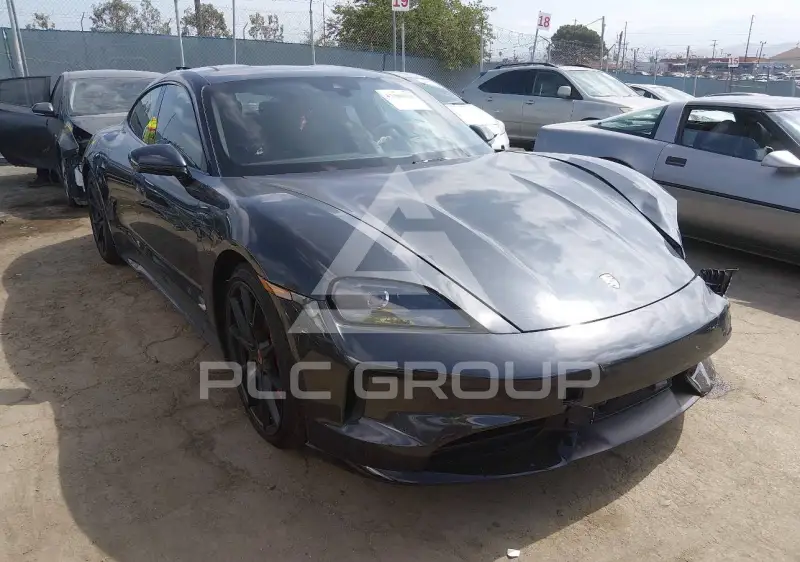 2025 Porsche Taycan photo