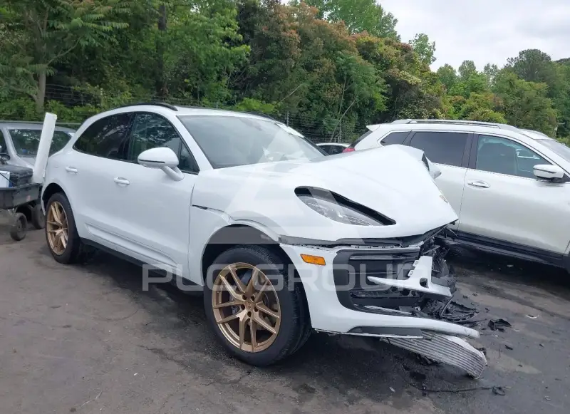 2025 Porsche MACAN photo