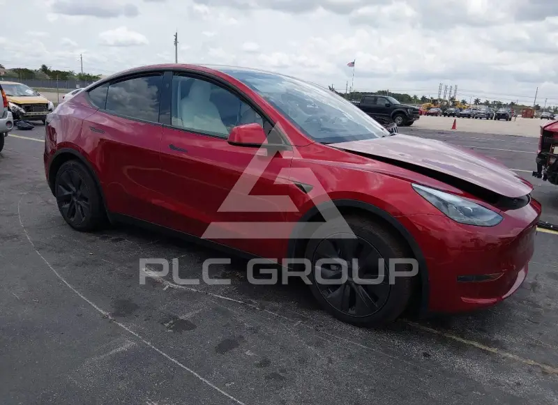 2025 Tesla Model Y фото