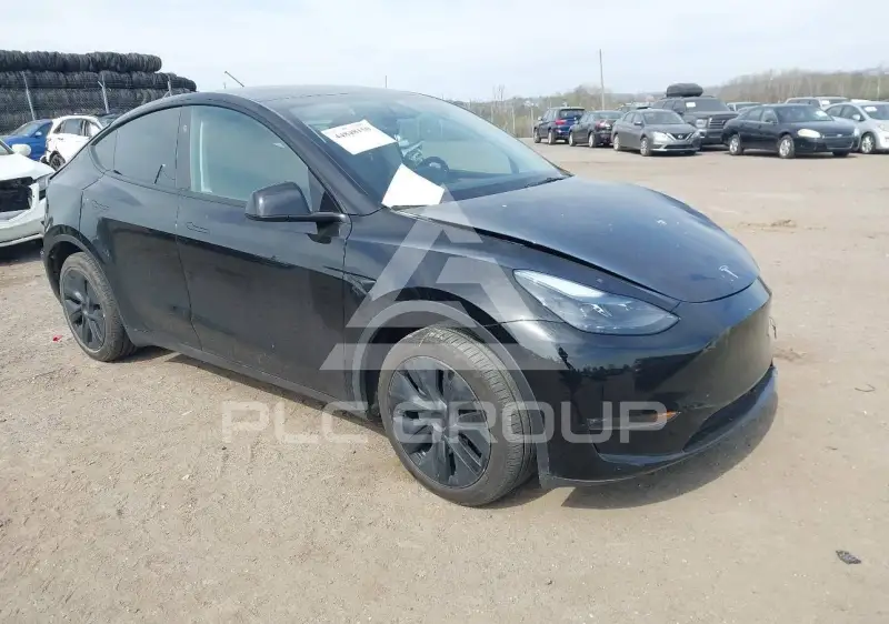 2025 Tesla Model Y фото