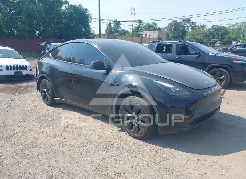 2025 Tesla Model Y фото