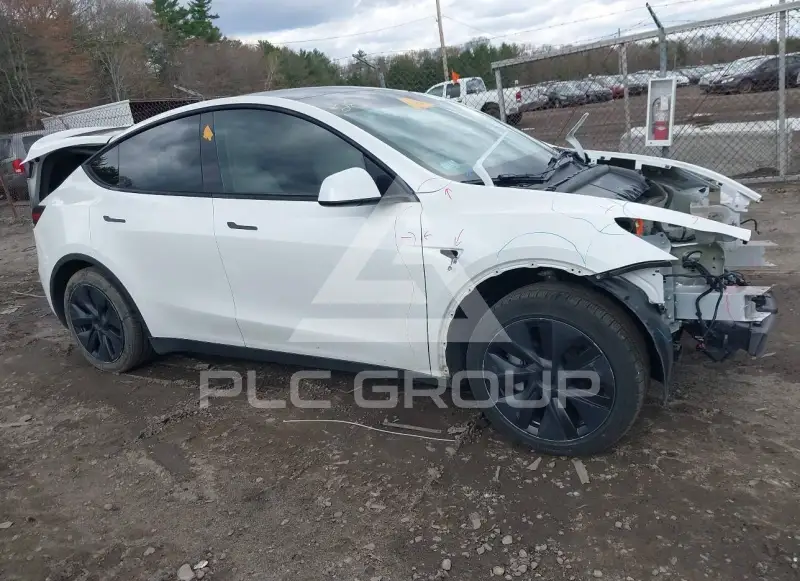 2025 Tesla Model Y фото