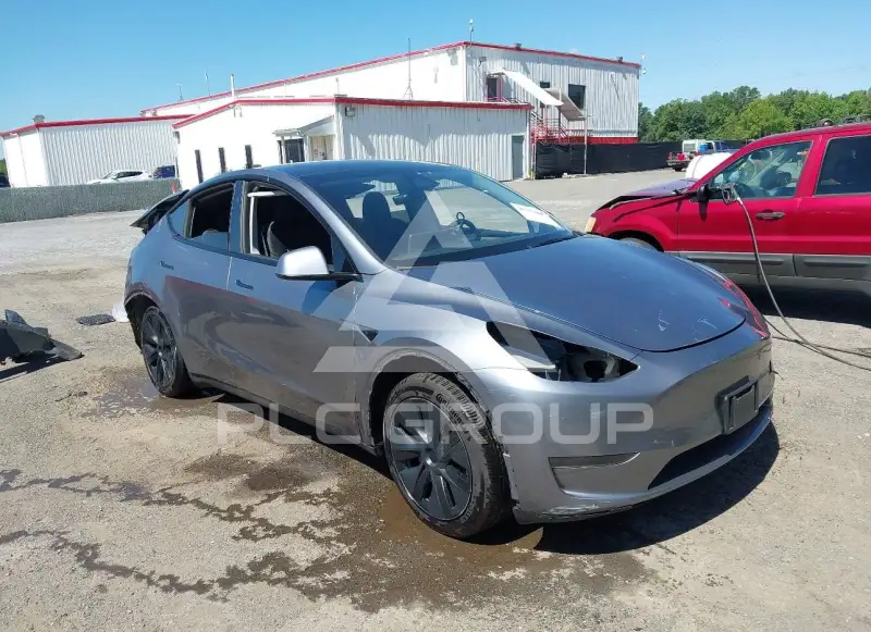 2025 Tesla Model Y фото