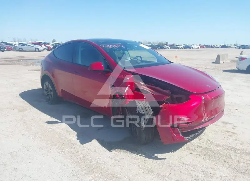 2025 Tesla Model Y фото