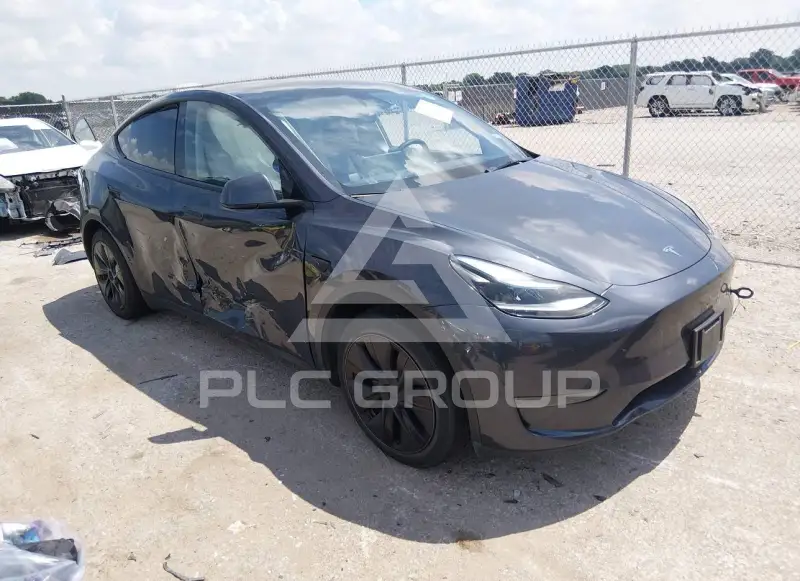 2025 Tesla Model Y фото
