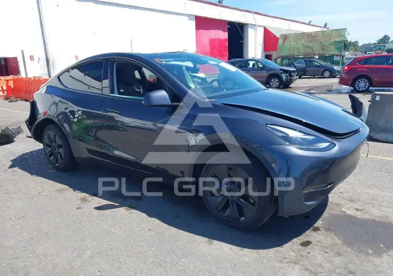 2025 Tesla Model Y фото