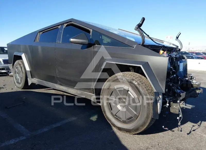 2025 Tesla Cybertruck photo