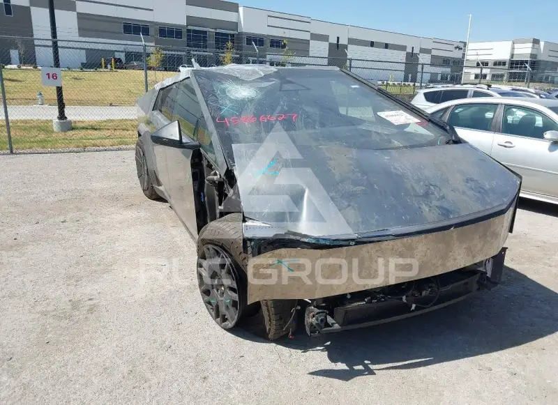 2025 Tesla Cybertruck фото