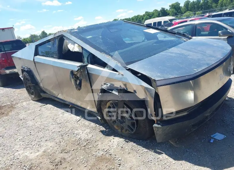 2025 Tesla Cybertruck photo