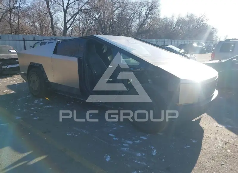 2025 Tesla Cybertruck photo