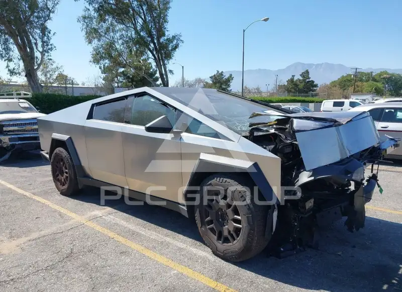 2025 Tesla Cybertruck photo