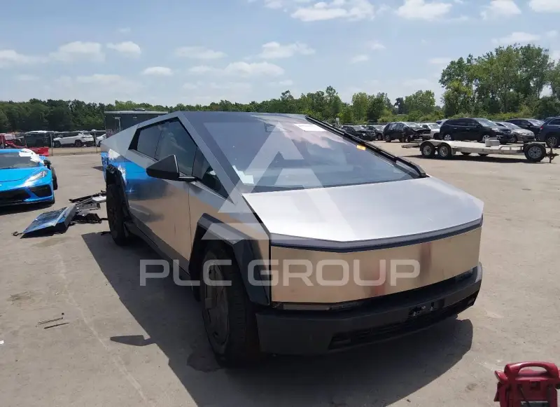 2025 Tesla Cybertruck photo