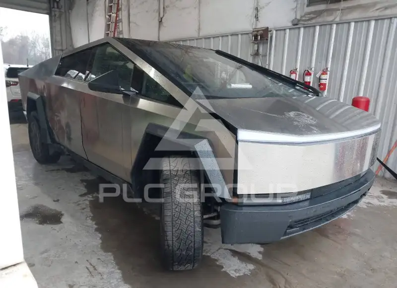 2025 Tesla Cybertruck фото