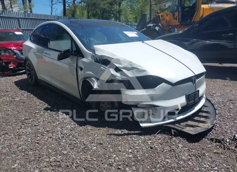 2025 Tesla Model X фото