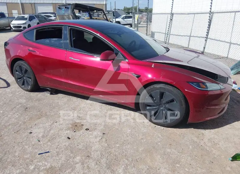 2025 Tesla Model 3 фото