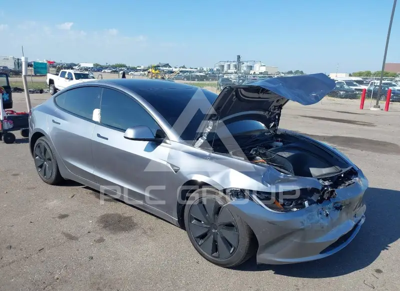 2025 Tesla Model 3 фото