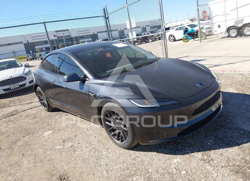 2025 Tesla Model 3 фото