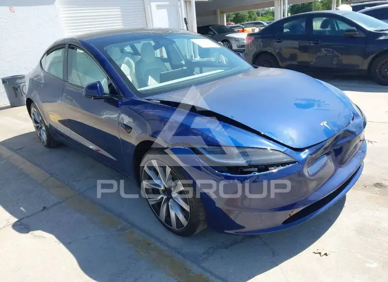 2025 Tesla Model 3 фото