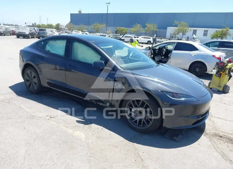2025 Tesla Model 3 фото
