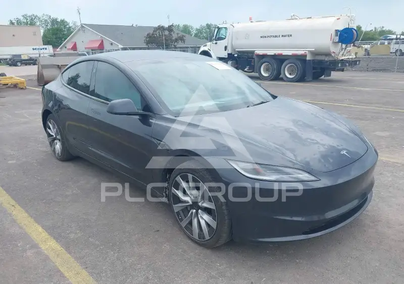 2025 Tesla Model 3 фото