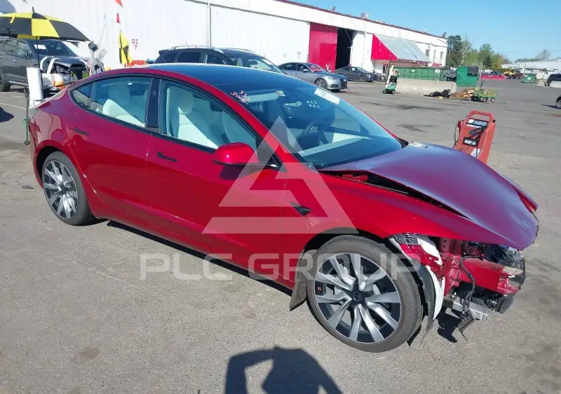 2025 Tesla Model 3 фото