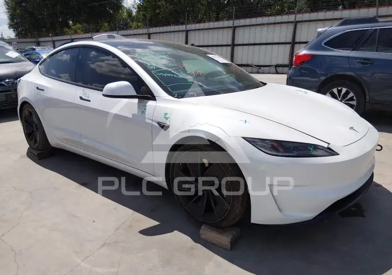 2025 Tesla Model 3 фото